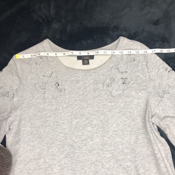 Dalia sweater - Picture 6 of 11